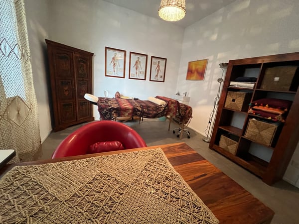 Chiasso, elegante e recente ufficio con posto auto coperto 7