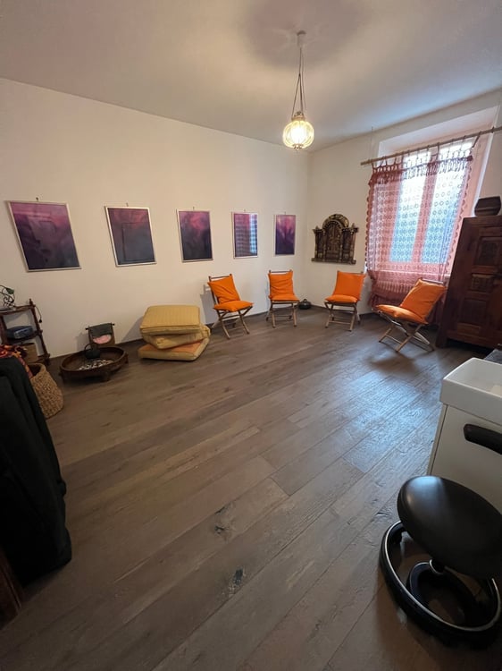 Chiasso, elegante e recente ufficio con posto auto coperto 5