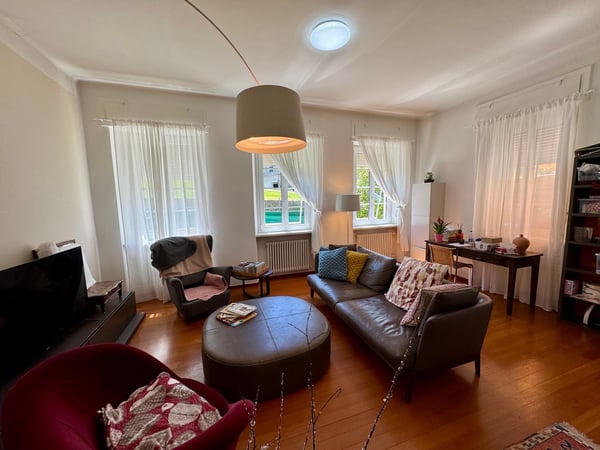 Una villa liberty in centro a Mendrisio con giardino box doppio più posti auto 4