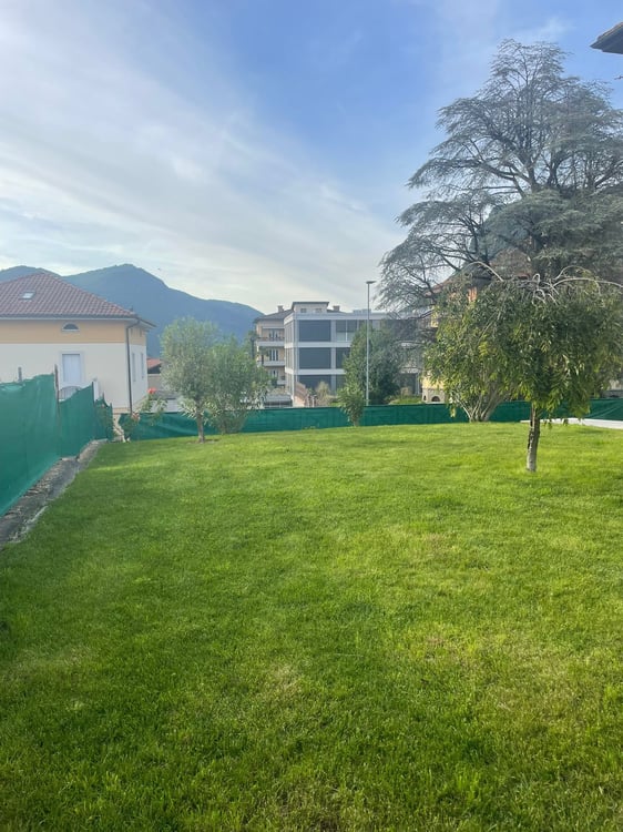 Una villa liberty in centro a Mendrisio con giardino box doppio più posti auto 19