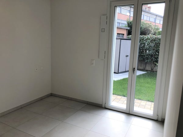 Mendrisio appartamento 2,5 locali con GIARDINO privato. Adiacente al nuovo polo universitario 10