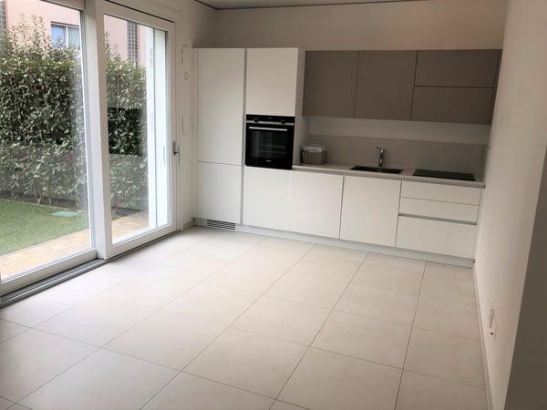 Mendrisio appartamento 2,5 locali con GIARDINO privato. Adiacente al nuovo polo universitario 9