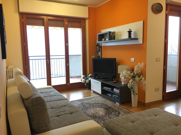STUPENDO 2 LOCALI CON TERRAZZO VISTA LAGO POSTO AUTO COPERTO 3