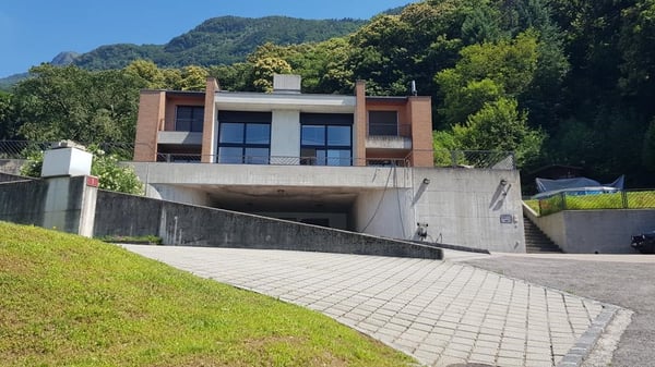 moderna casa monofamiliare in buono stato di manutenzione e con ottime finiture, ampio terreno. 4
