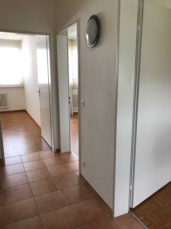 Elegante appartamento di 3.5 locali al 5° piano a Stabio 6