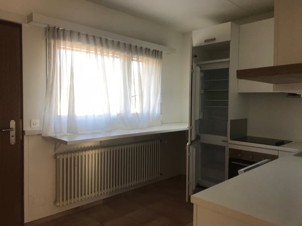 Elegante appartamento di 3.5 locali al 5° piano a Stabio 15