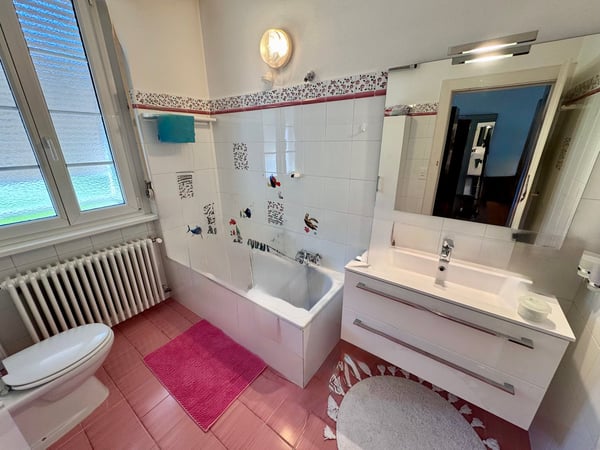 Una villa liberty in centro a Mendrisio con giardino box doppio più posti auto 14