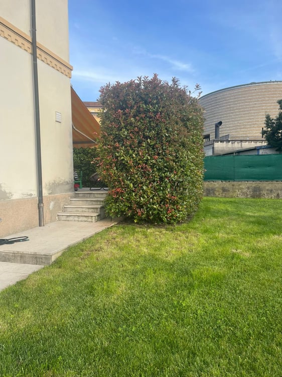 Una villa liberty in centro a Mendrisio con giardino box doppio più posti auto 22