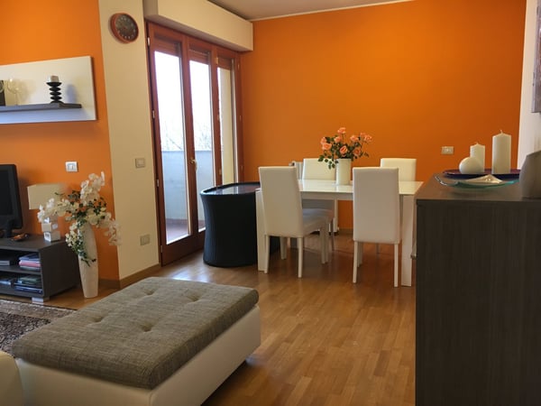 STUPENDO 2 LOCALI CON TERRAZZO VISTA LAGO POSTO AUTO COPERTO 6