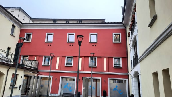 Ufficio moderno di 3,5 locali in affitto a Chiasso 1