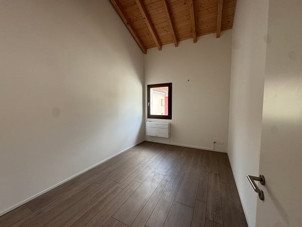 Ufficio moderno di 3,5 locali in affitto a Chiasso 5