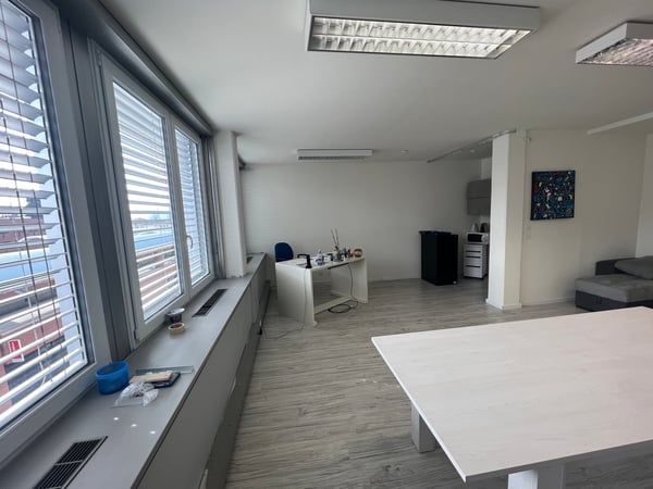 Mendrisio – prossimo a Piazzale Alle Valle | Ufficio signorile di 50 m² 4