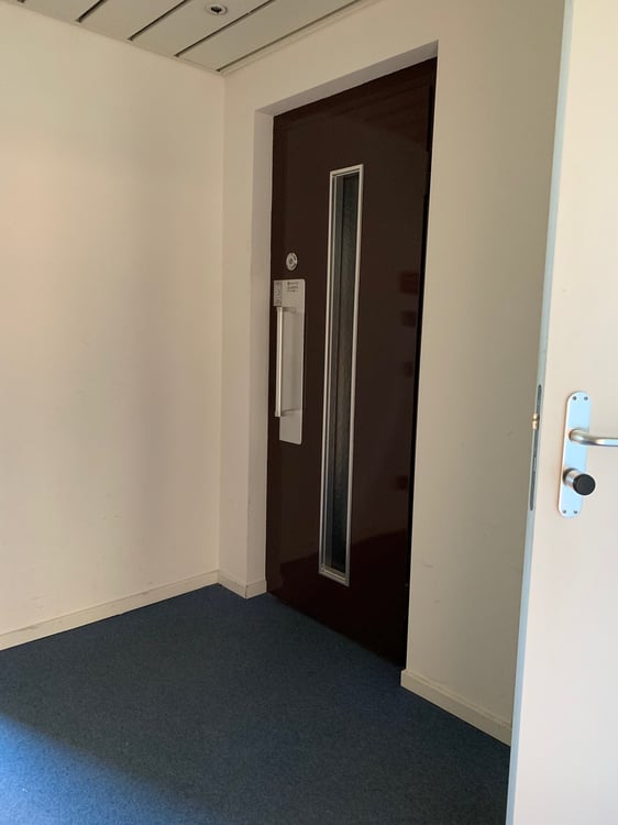 PALAZZINA DI UFFICI A REDDITO POSSIBILE ACQUISTO PER CITTADINI STRANIERI NON RESIDENTI IN SVIZZERA 7