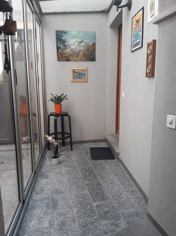Duplex in locazione con 2 camere e studio – Cadro 25