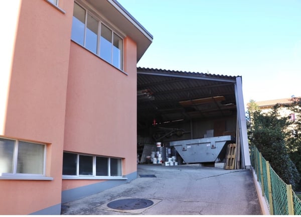 Vendesi o Affittasi Immobile Artigianale / commerciale / amministrativo con Uffici a Balerna 12
