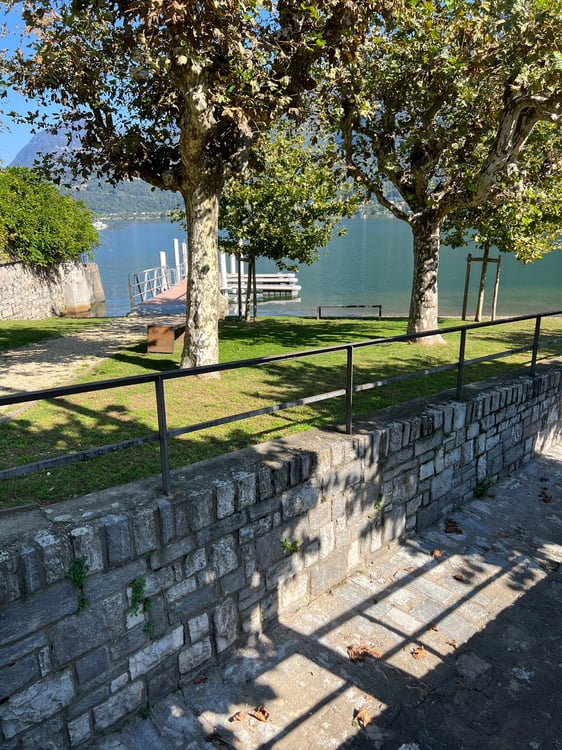Riva San Vitale CENTRALISSIMO E FRONTE LAGO, ATTICO in perfetto stato 38