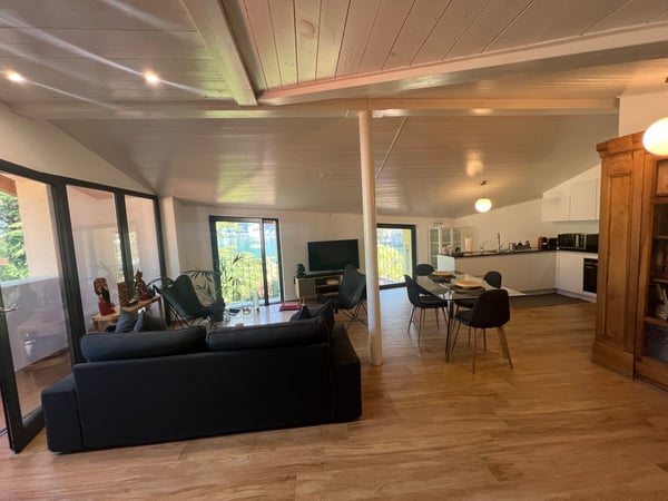 Riva San Vitale CENTRALISSIMO E FRONTE LAGO, ATTICO in perfetto stato 6