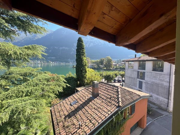 Riva San Vitale CENTRALISSIMO E FRONTE LAGO, ATTICO in perfetto stato 17
