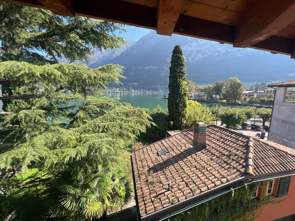 Riva San Vitale CENTRALISSIMO E FRONTE LAGO, ATTICO in perfetto stato 12