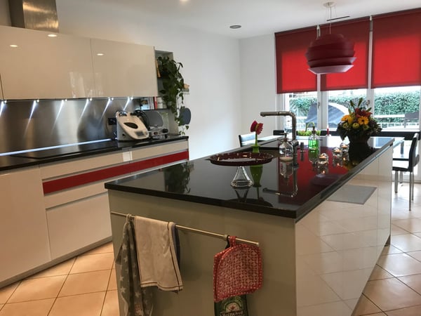 Caslano – Moderna villa con piscina, giardino e monolocale indipendente 8
