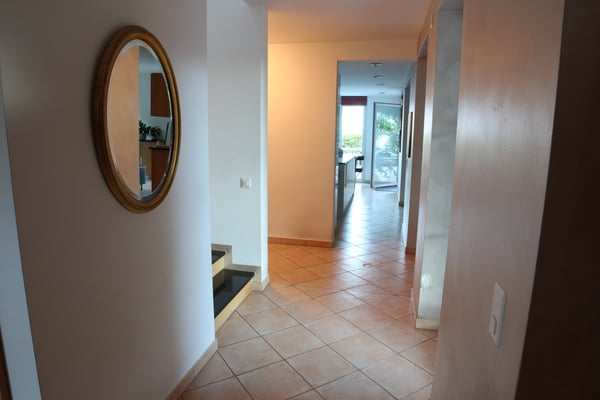 Caslano – Moderna villa con piscina, giardino e monolocale indipendente 34