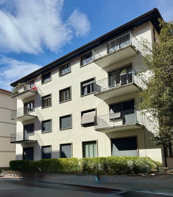 Vivere il lago: raffinato 4.5 locali completamente rinnovato a Cassarate 15