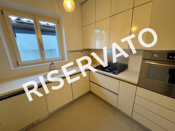 Vivere il lago: raffinato 4.5 locali completamente rinnovato a Cassarate
