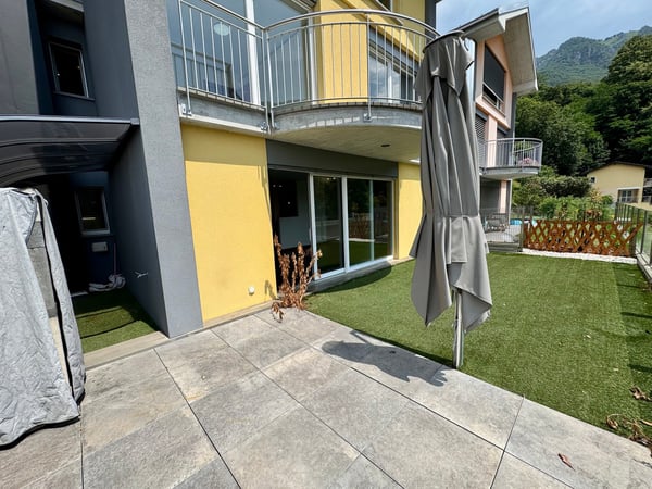 CADRO – ELEGANTE RESIDENZA CON GIARDINO PRIVATO, GARAGE DOPPIO E VISTA PANORAMICA 12