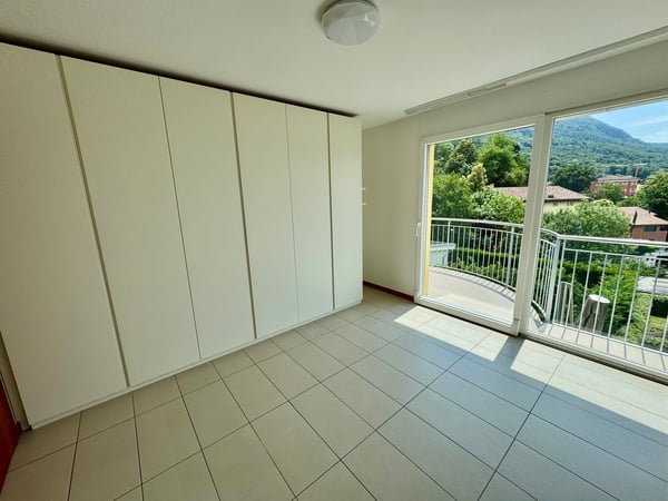 CADRO – ELEGANTE RESIDENZA CON GIARDINO PRIVATO, GARAGE DOPPIO E VISTA PANORAMICA 18