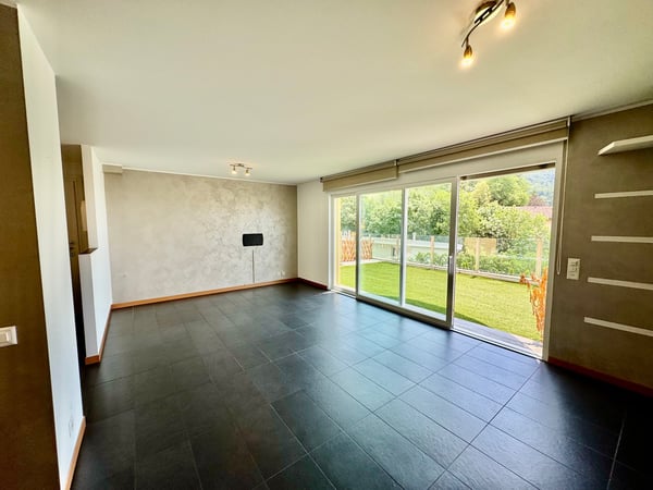CADRO – ELEGANTE RESIDENZA CON GIARDINO PRIVATO, GARAGE DOPPIO E VISTA PANORAMICA 4