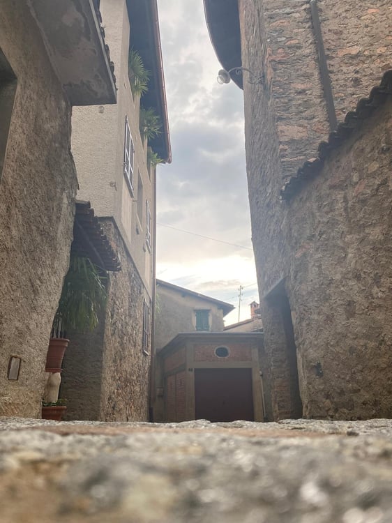 Carona – Affascinante casa nel nucleo storico rinnovata con box, ideale anche come investimento 15