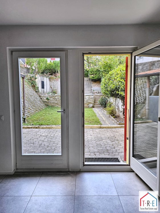 Stabio | Casa nel nucleo con giardino privato, terrazze e posteggio 9