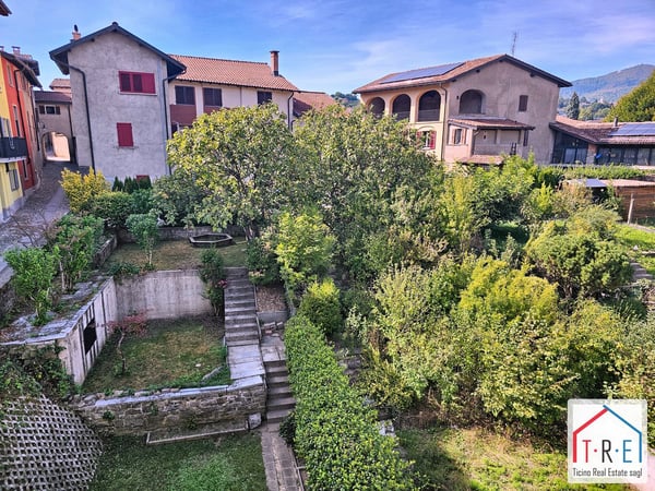 Stabio | Casa nel nucleo con giardino privato, terrazze e posteggio 13