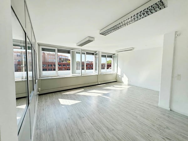 Mendrisio – prossimo a Piazzale Alle Valle | Ufficio signorile di 50 m² 3