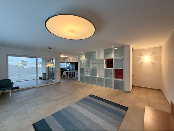 Elegante villa con giardino privato di recente construzione a Lugano 5