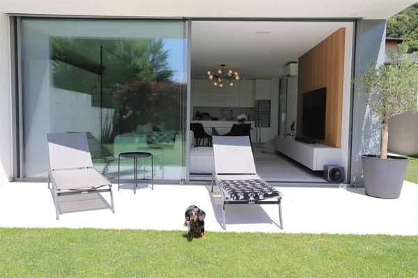 VILLA CON GIARDINO E PISCINA 3