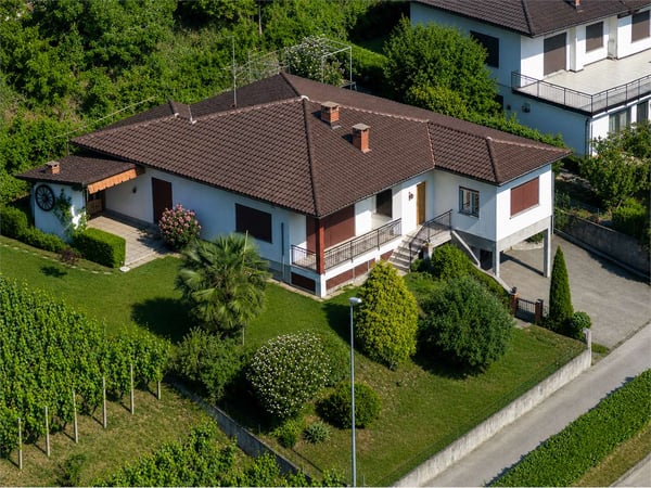 Casa unifamiliare con giardino e potenziale edificatorio a Taverne 3