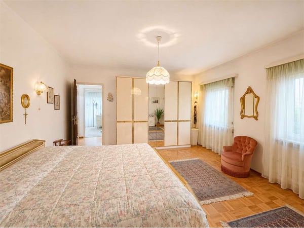 Casa unifamiliare con giardino e potenziale edificatorio a Taverne 10
