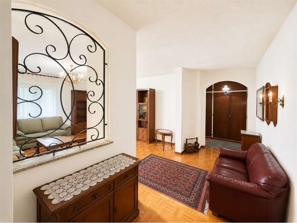 Casa unifamiliare con giardino e potenziale edificatorio a Taverne 6