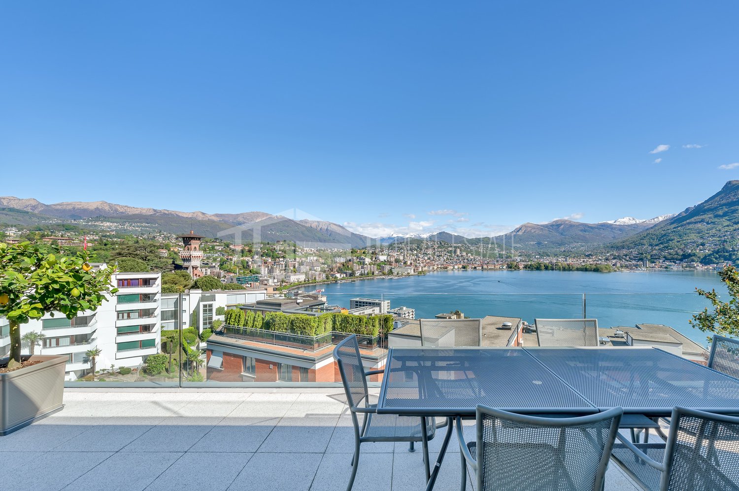 Bild Spazioso appartamento ammobiliato di 5.5 locali con vista mozzafiato sul lago a Paradiso