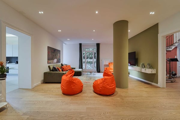 VILLA ARREDATA CON AMPIO GIARDINO IN CITTÀ 2