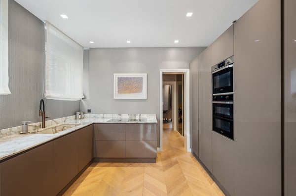 PRESTIGIOSA VILLA CON VISTA LAGO VICINO AL CENTRO 4