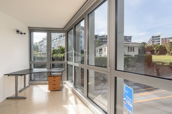 UFFICIO VICINO ALLA STAZIONE CENTRALE 10