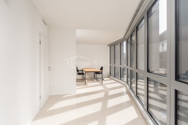 UFFICIO VICINO ALLA STAZIONE CENTRALE 8