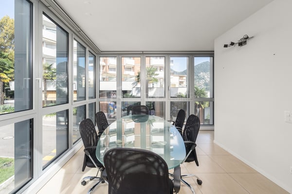 UFFICIO VICINO ALLA STAZIONE CENTRALE 2