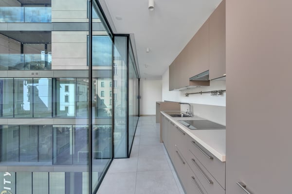 ELEGANTE UFFICIO CON VISTA LAGO A PARADISO 7