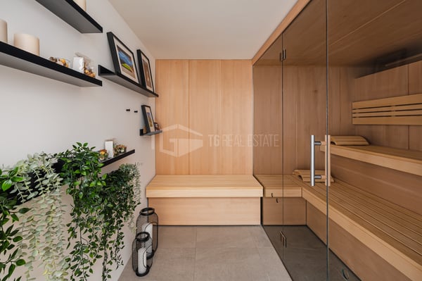 MODERNO DUPLEX CON TERRAZZA E GIARDINO: Un'opera d?arte da vivere. 10