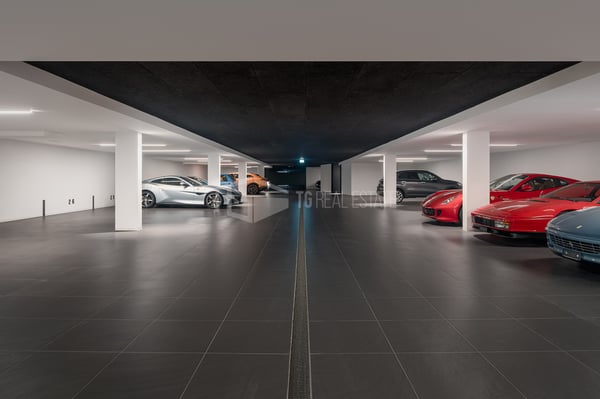 MODERNO DUPLEX CON TERRAZZA E GIARDINO: Un'opera d?arte da vivere. 11