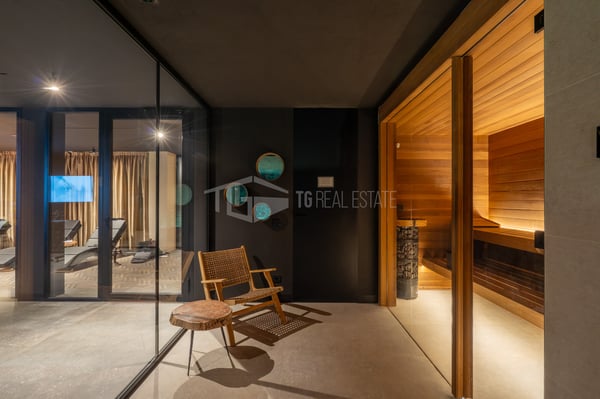 EXCLUSIVE APARTMENT IN CHESA FORTUNA, ST. MORITZ 8