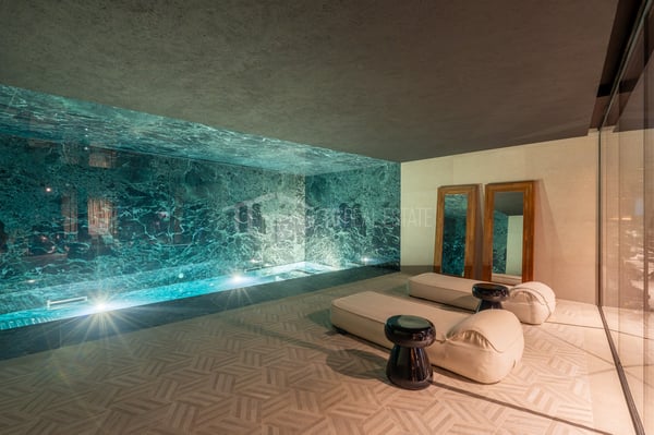 EXCLUSIVE APARTMENT IN CHESA FORTUNA, ST. MORITZ 9